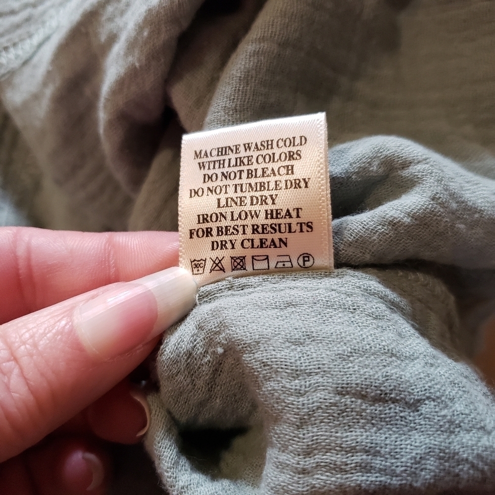 New In Size XL - Picture 7 of 7